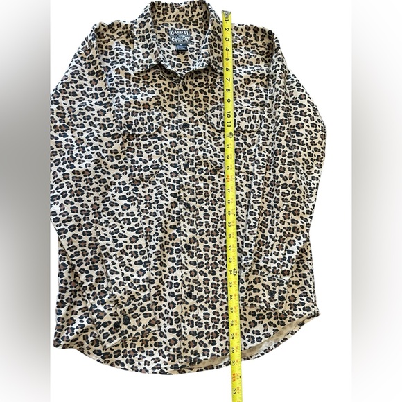 Casual Country Women's Western Cheetah Print Button Up Oversized Flannel NWT - Picture 7 of 12